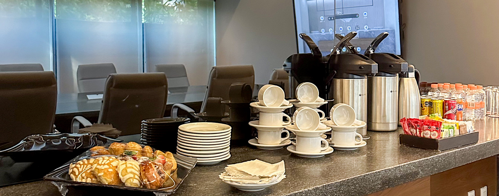 Meeting rooms and business center