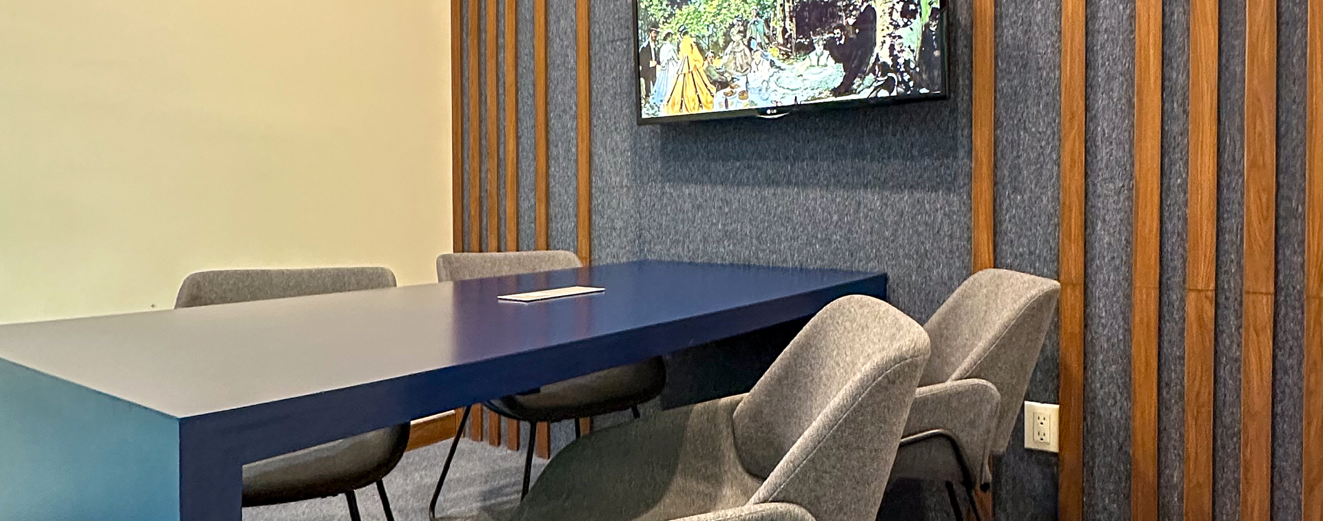 Meeting rooms and business center