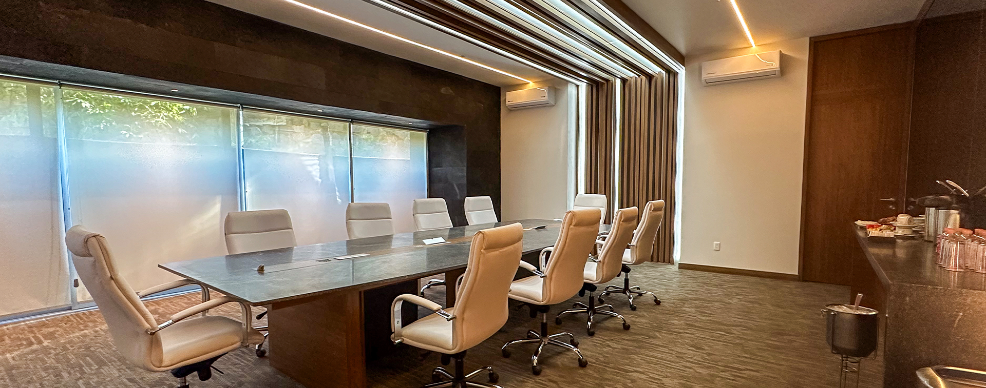 Meeting rooms and business center