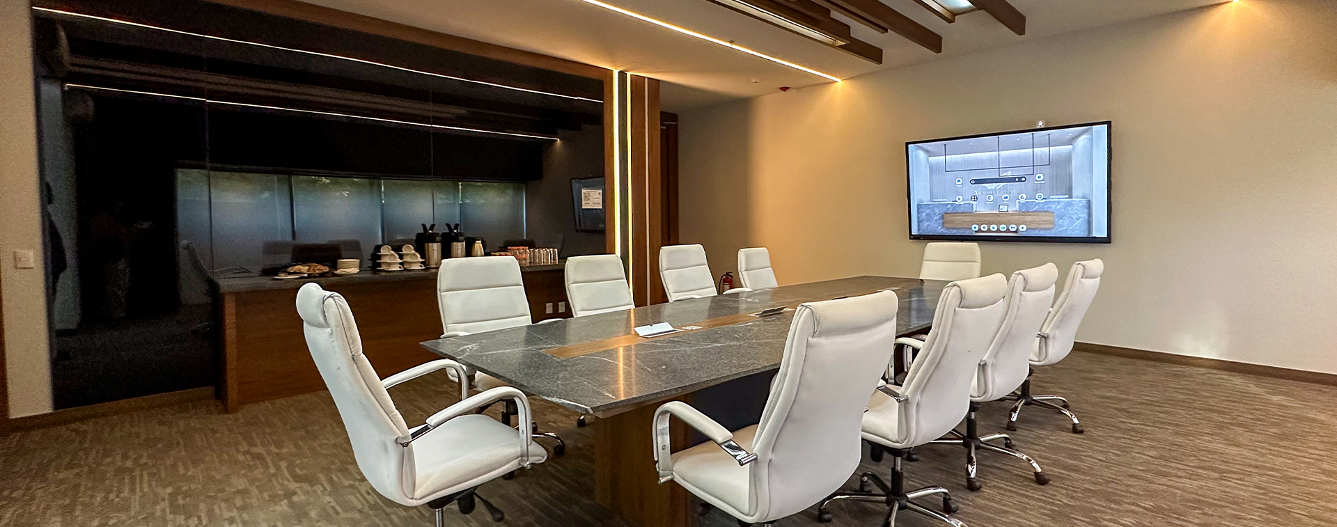 Meeting rooms and business center